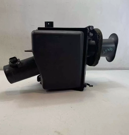 2012 - 2015 NISSAN ARMADA 5.6L Air Cleaner Box Assembly OEM WARRANTY