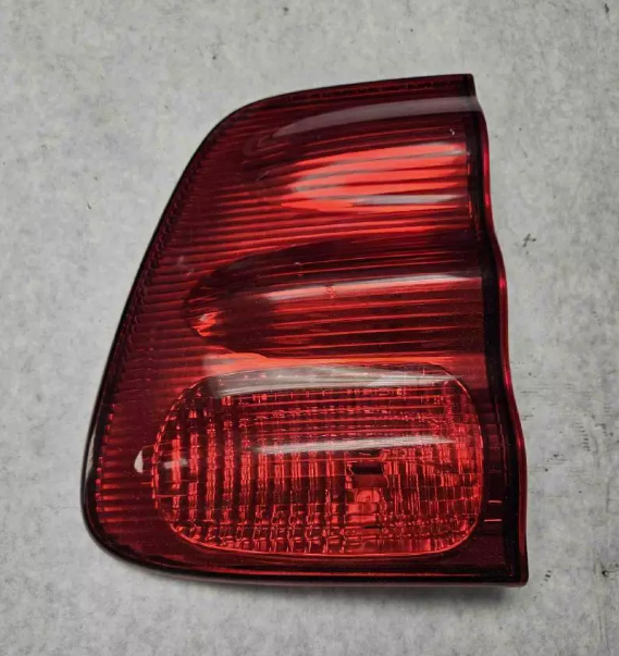 Passenger Right Tail Light Liftgate Mounted Toyota Sequoia 2001-2004