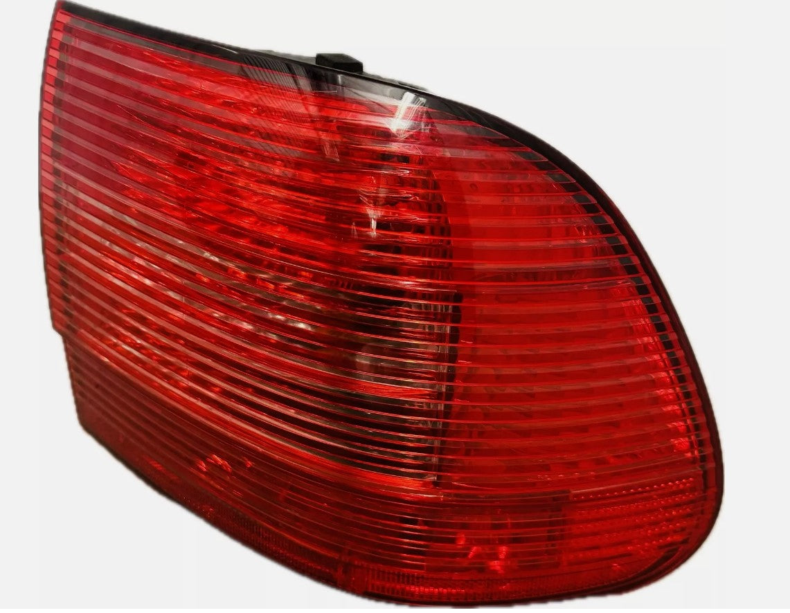 RIGHT RH TAIL LIGHT LAMP ASSEMBLY Porsche Cayenne 2003-2006