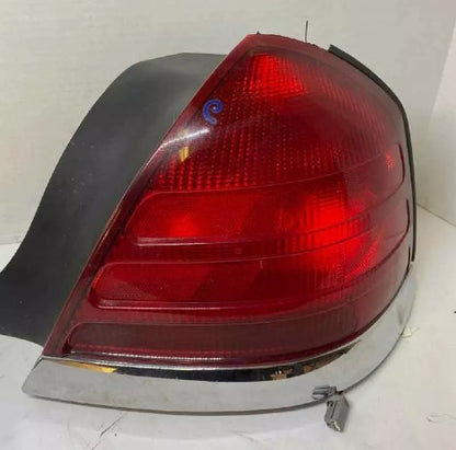 FORD CROWN VICTORIA OEM PASSENGER RIGHT RH TAIL LIGHT LAMP ASSEMBLY 1999-2011