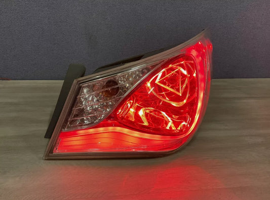 Hyundai Sonata 2011-2014 Hybrid OEM RIGHT PASSENGER Side Rear Tail Light