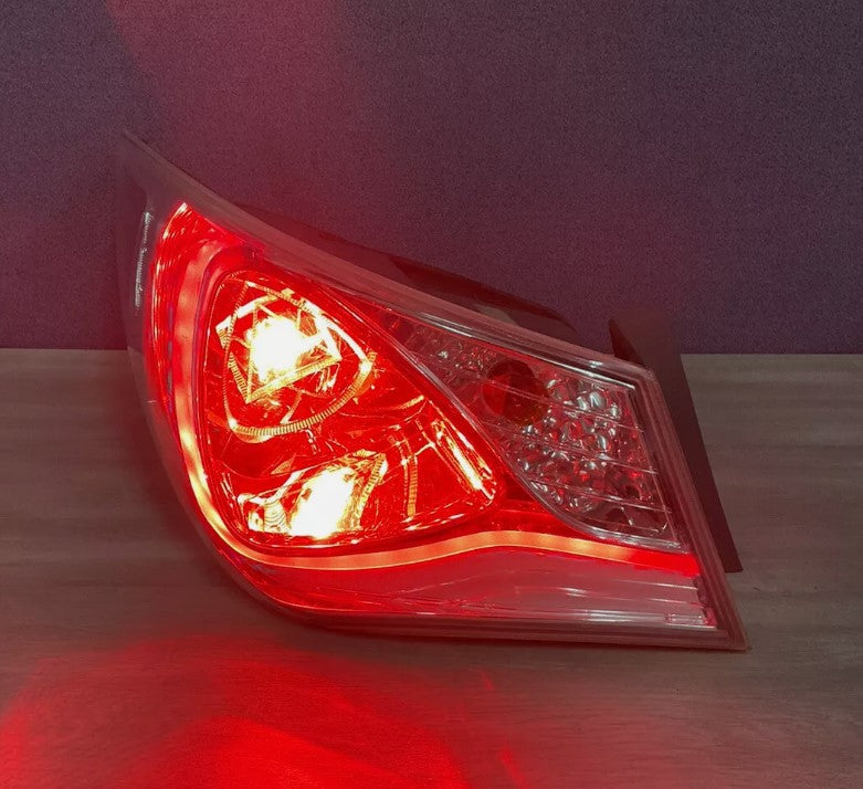 Hyundai Sonata 2011-2014 Hybrid OEM Left Driver Side Rear Tail Light