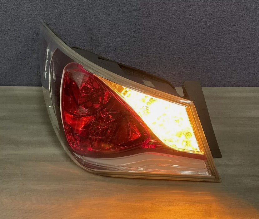 Hyundai Sonata 2011-2014 Hybrid OEM Left Driver Side Rear Tail Light