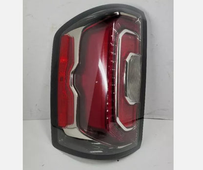 2016-2018 GMC Sierra Denali LH Left Driver Side Tail Light 84071502 OEM 2017