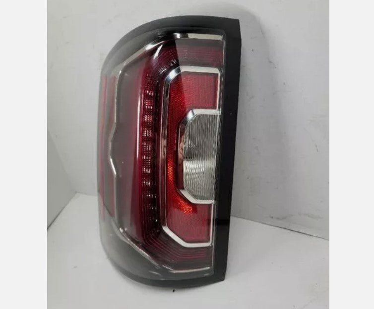 2016-2018 GMC Sierra Denali LH Left Driver Side Tail Light 84071502 OEM 2017