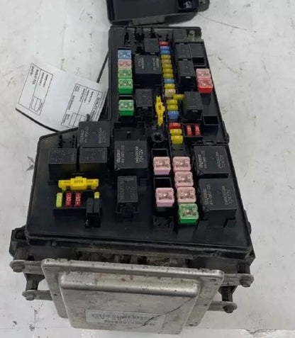 2005 2006 2007 Dodge Dakota 4.7L 3.7L Engine Oem used Fuse Box 2005-2007