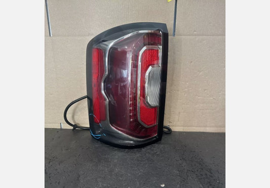 2016-2018 GMC Sierra Denali RH RIGHT PASSENGER Side Tail Light 84071502 OEM 2017