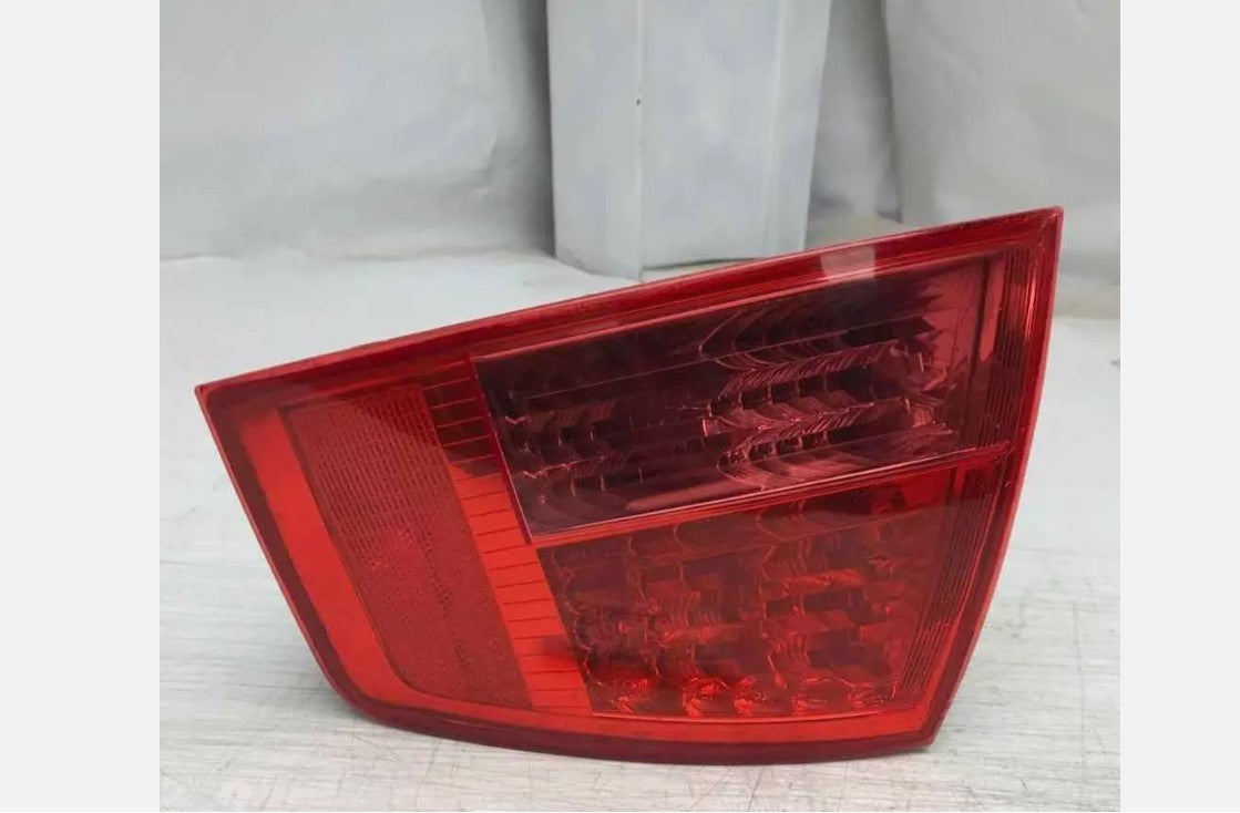 AUDI A8 RH PASSENGER Tail Light Assembly Quarter Panel Mounted OEM 2003 - 2007