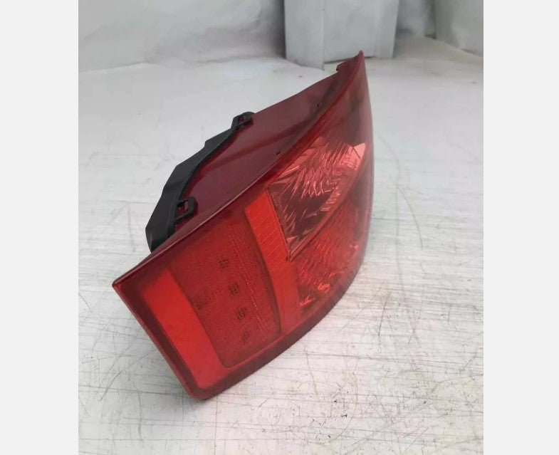 AUDI A8 RH PASSENGER Tail Light Assembly Quarter Panel Mounted OEM 2003 - 2007