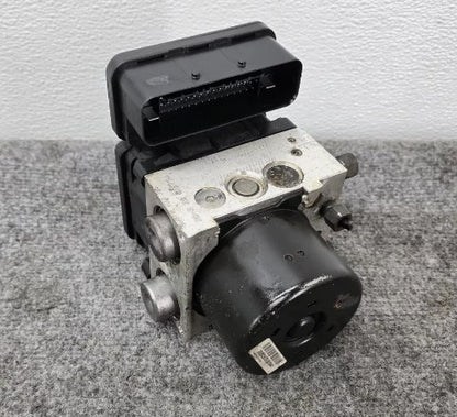 2013 Chrysler 300 ABS Anti-Lock Brake Pump Module Assembly OEM 13