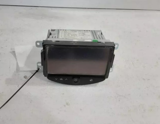 2015-2016 Chevrolet Trax Radio Receiver Display Screen OEM