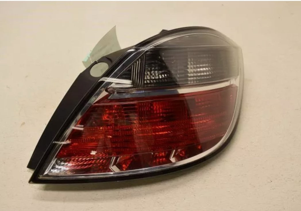 Passenger Right Tail Light 4 Door Fits 2008-2009 Saturn ASTRA